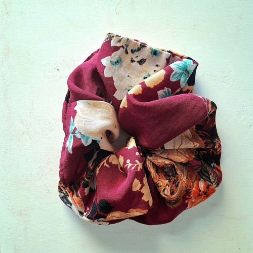 Floral scrunchie hair tie