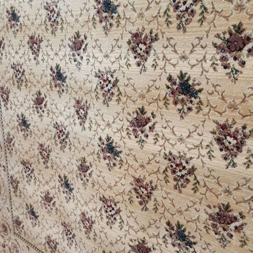 Synthetic rug new 1.60x2.30 with antistatic threads and beautiful design