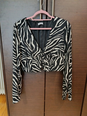 Loavies crop top blouse like new with butterfly sleeves