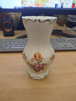 Weimar small vase like new, height 14cm