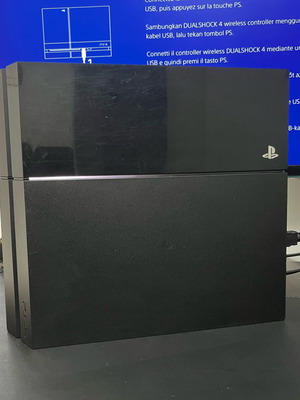 PlayStation 4 κονσόλα 500GB μεταχειρισμένη, μέτρια κατάσταση