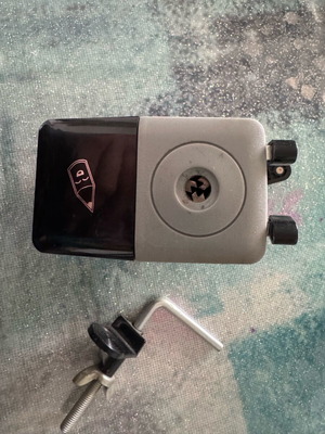 Tabletop pencil sharpener with crank like new