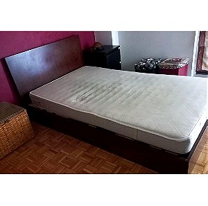 Πωλείτε κρεβάτι ημίδιπλο 1.10×90 σε άριστη κατάσταση.Με ή χωρίς το στρώμα.