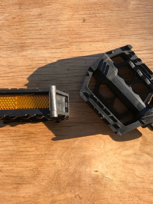 K black pedals for BMX new with reflector axle 1/2