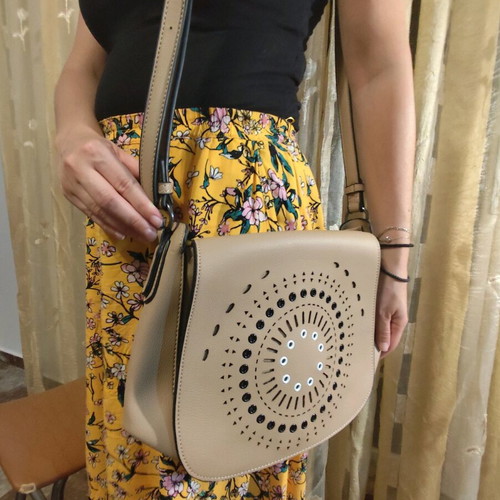 Cruz Carpisa shoulder bags like new, black and beige set