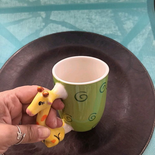 Giraffe mug like new