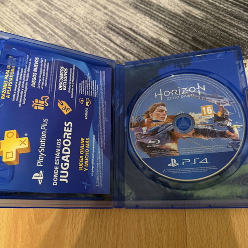 Horizon Zero Dawn PS4 game with Spanish cover