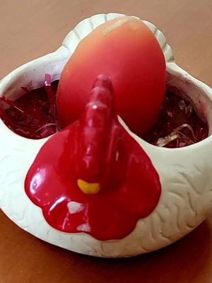 Decorative Easter ceramic egg holder like new