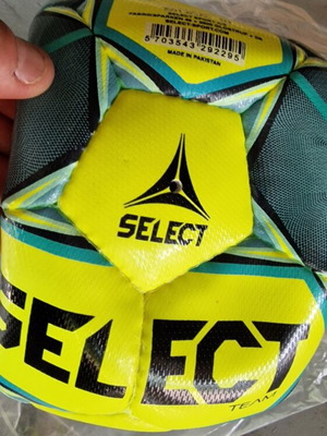 Select Yellow Team FIFA Basic Size 5 Football New