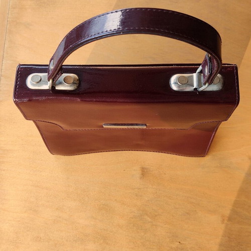 Vintage Italian burgundy patent leather handbag 70s-80s used