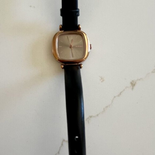 Komono Moneypenny watch like new, oyster case and black strap