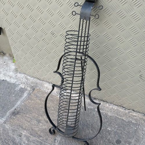Old metal CD case used, dimensions 70x32 cm