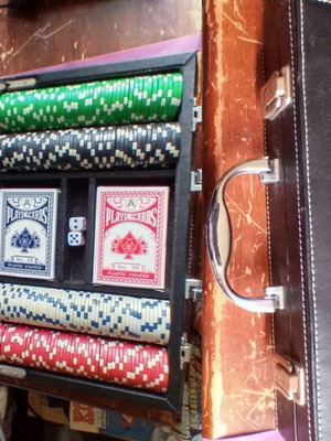 Μάρκες για πόκερ και ρουλέτα 1300, μεταχειρισμένες και αμεταχείριστες