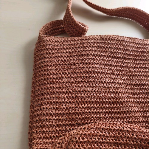Woven crossbody bag for women used, in very good condition