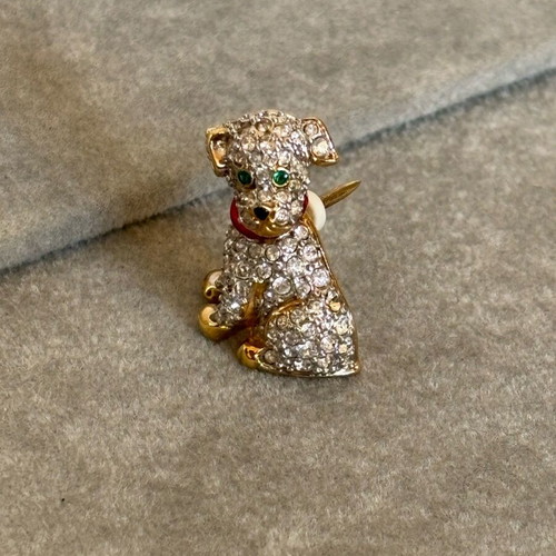 Swarovski dog brooch used with emeralds