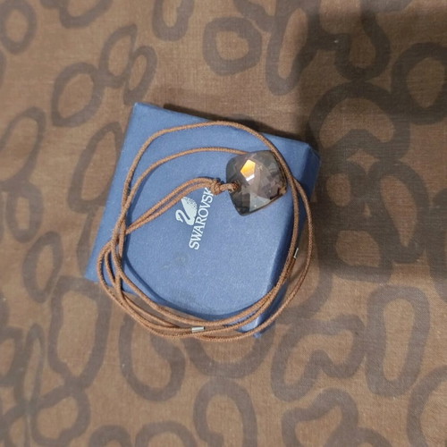 Swarovski pendant brown-pink with leather strap new