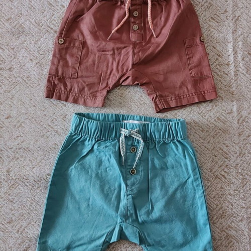 Orchestra set of 6 t-shirts and 2 shorts like new, for 6 months