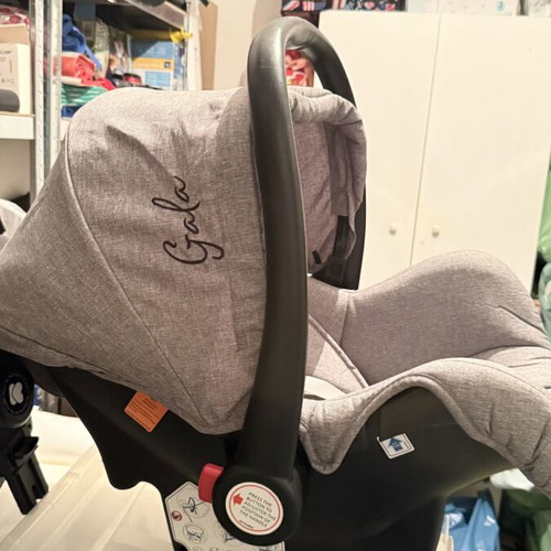 Car seat egg like new without stroller adapters
