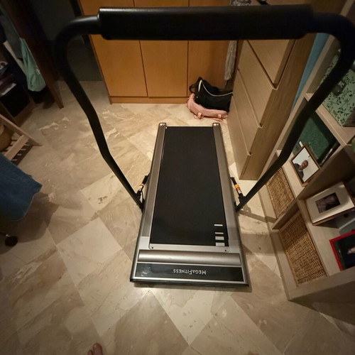 Mega Fitness Slim Line Series treadmill like new, foldable