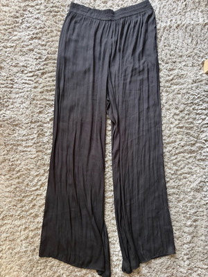 Zara μαύρη παντελόνα μεταχειρισμένη, μέγεθος L, με ελάττωμα