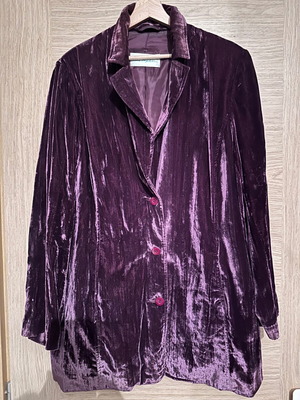 Ulla Popken purple velvet jacket like new, size Large