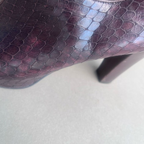 Wonders pumps like new, leather with croco pattern in aubergine