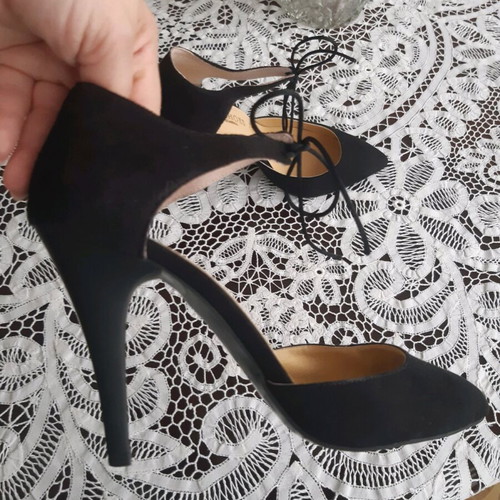 Black pumps like new, size 37, 10cm heel