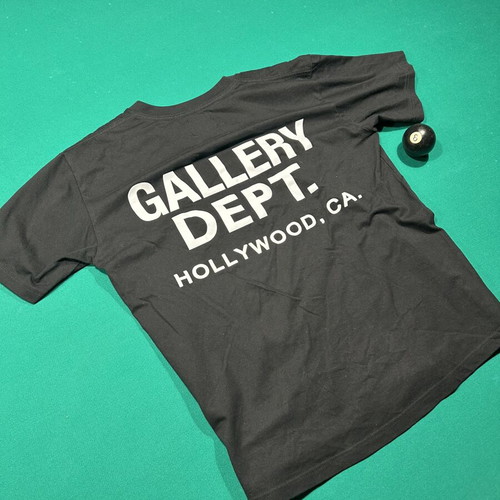Gallery Dept Tee like new, sizes M-L, black and white