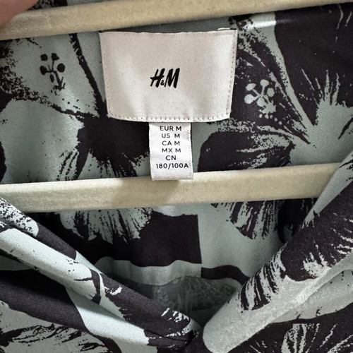 H&M shirt with floral pattern size M like new