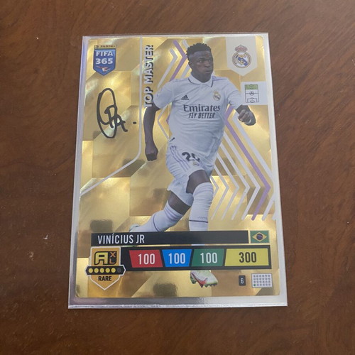 Panini FIFA 365 Adrenalyn XL 2023 Vinicius υπογεγραμμένη κάρτα σε θήκη