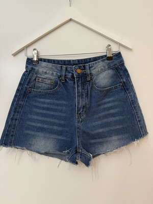 Zara ψηλόμεσο denim σορτς S, μπλε με raw τελείωμα