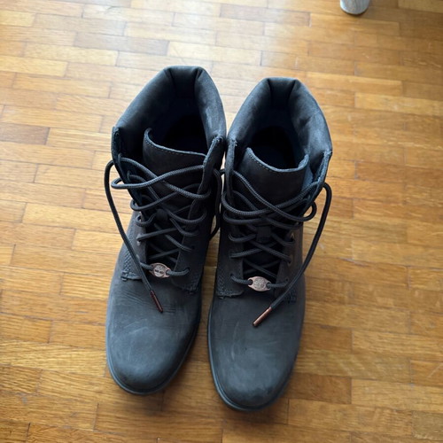 Timberland women's boots size 39 like new grey with rose gold details