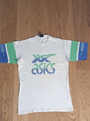 Vintage Asics 90s graphic t-shirt, white with green and blue sleeves