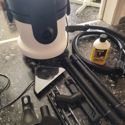 Karcher SE 4 PLUS Special like new carpet cleaner with accessories