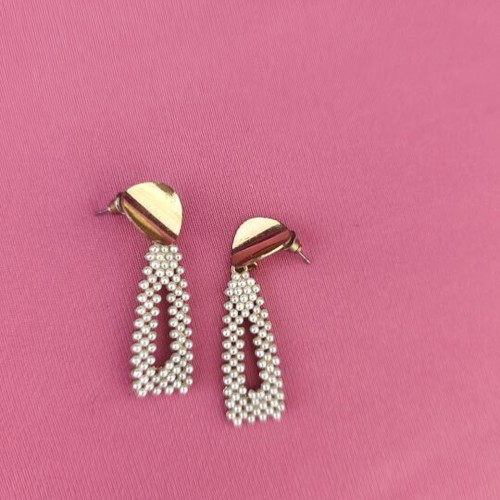 Earrings like new with decorative pearls, gold color