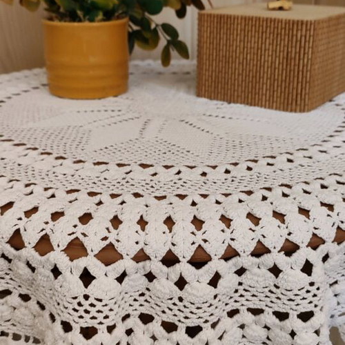 Crocheted handmade doilies set of 3 like new