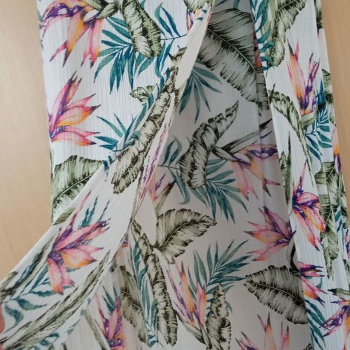 Summer skirt like new with slit multicolored, size M