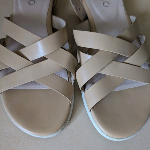 Ecco women's leather sandals like new, beige, size 36