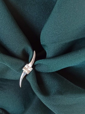 Monopetro ring silver with princess cut stone like new, size 54-55