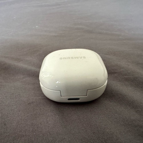 Samsung Galaxy Buds2 Bluetooth handsfree earbuds like new with charging case graphite