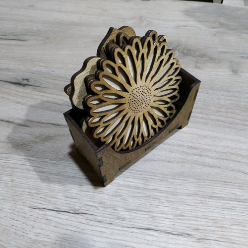 Set of 4 wooden ornate coasters with flower design new