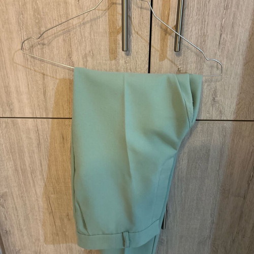 Stradivarius pistachio pants like new, size M 38 10