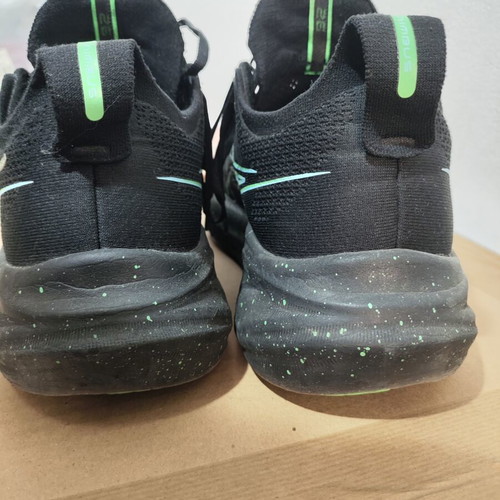 Asics Nimbus 26 running shoes like new, size 44, black