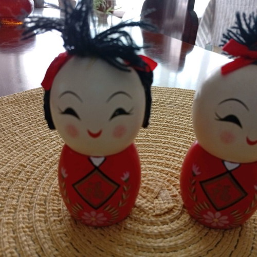 Kokeshi wooden dolls vintage, like new, set of two