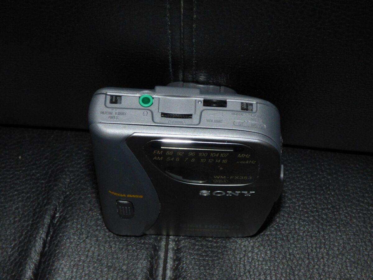 Walkman Sony WM-FX353 used with FM/AM… - € 55,00 - Vendora.cy