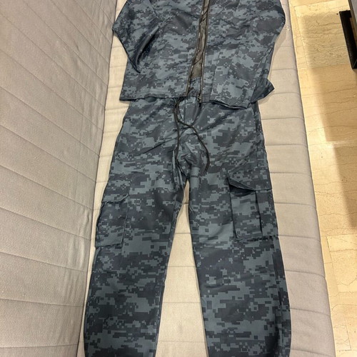 Casual jacket and camouflage pants set new, size Medium