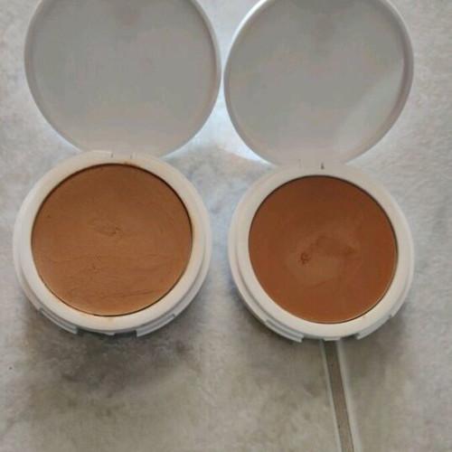 Erre Due matte cream powders with spf, like new, 2 pieces