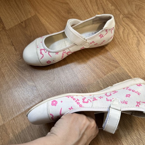 beToone children's ballerina shoes size 34, white and pink