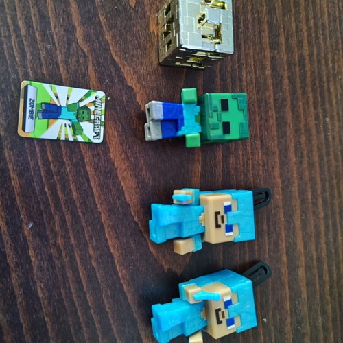 Minecraft Kinder Joy figures pack of 4 like new
