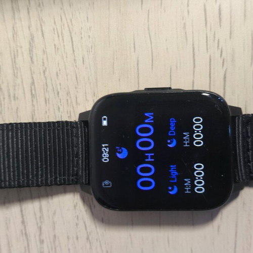 Smart watch used with heart rate monitor and waterproof IP68